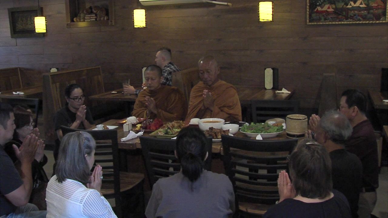 Buddhist monk walks across U.S. for peace1.jpg